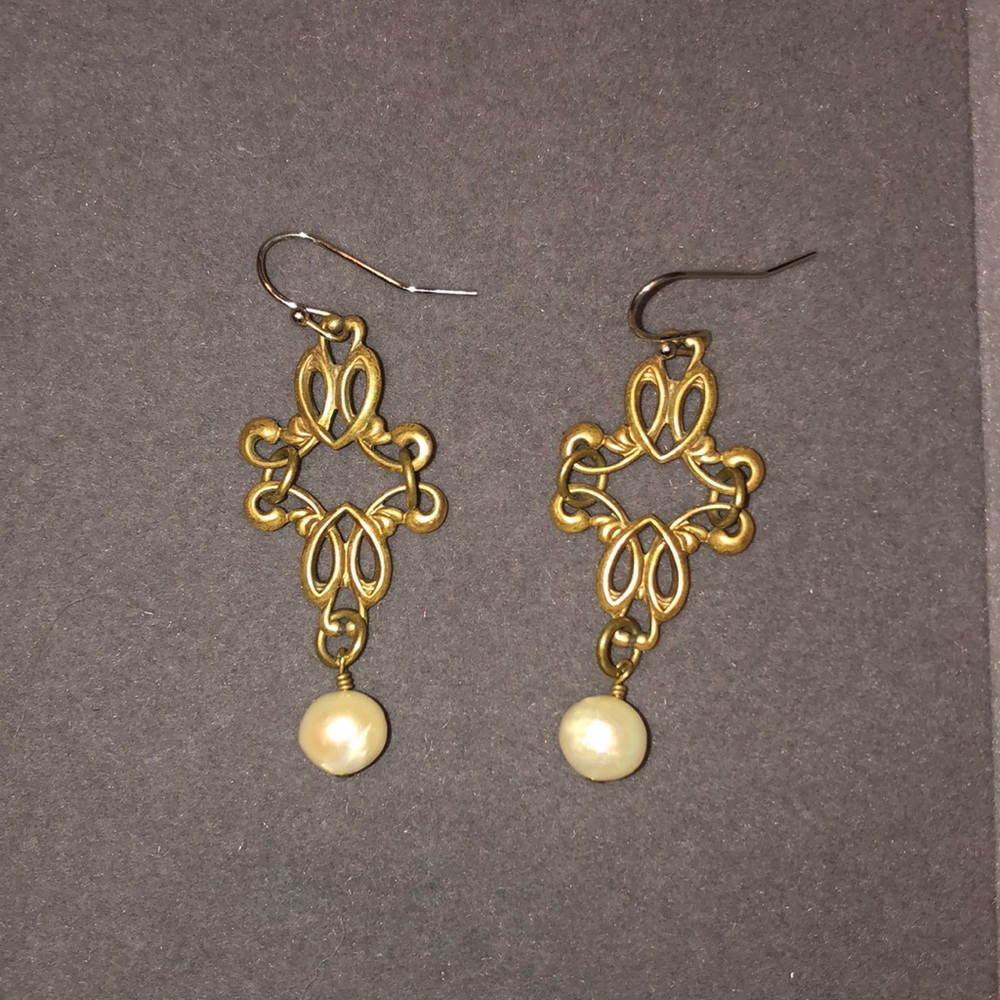 Gold pearl drop earrings